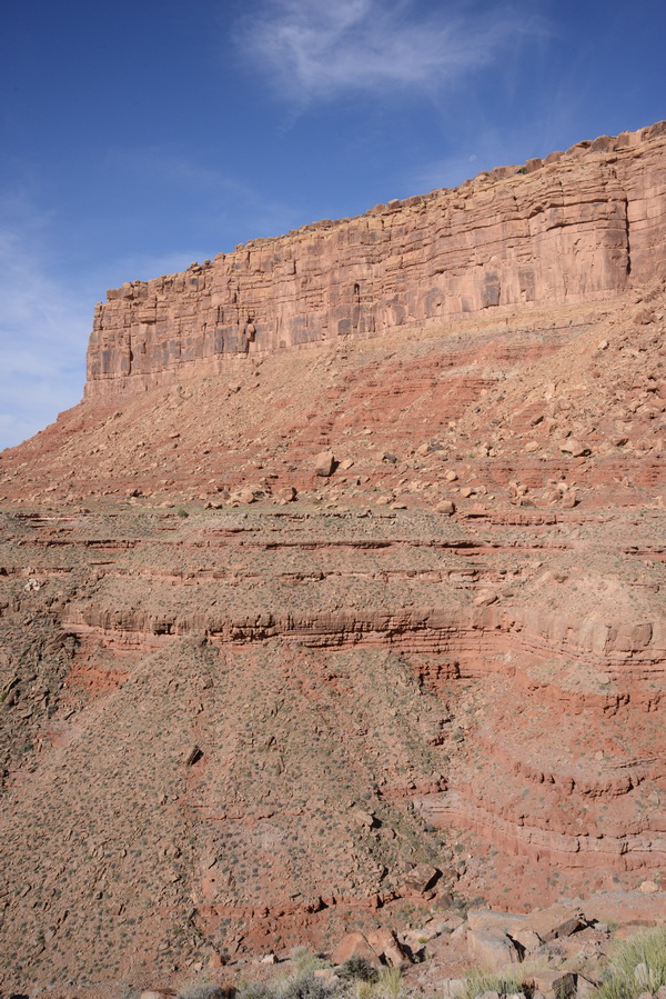 La stratificazione delle rocce del North Rim del San Juan River è alla base del progetto del Red Spider Canyon